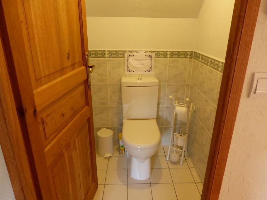 Studio Dans Une Chaumiere De Caractere Baud Exteriér fotografie