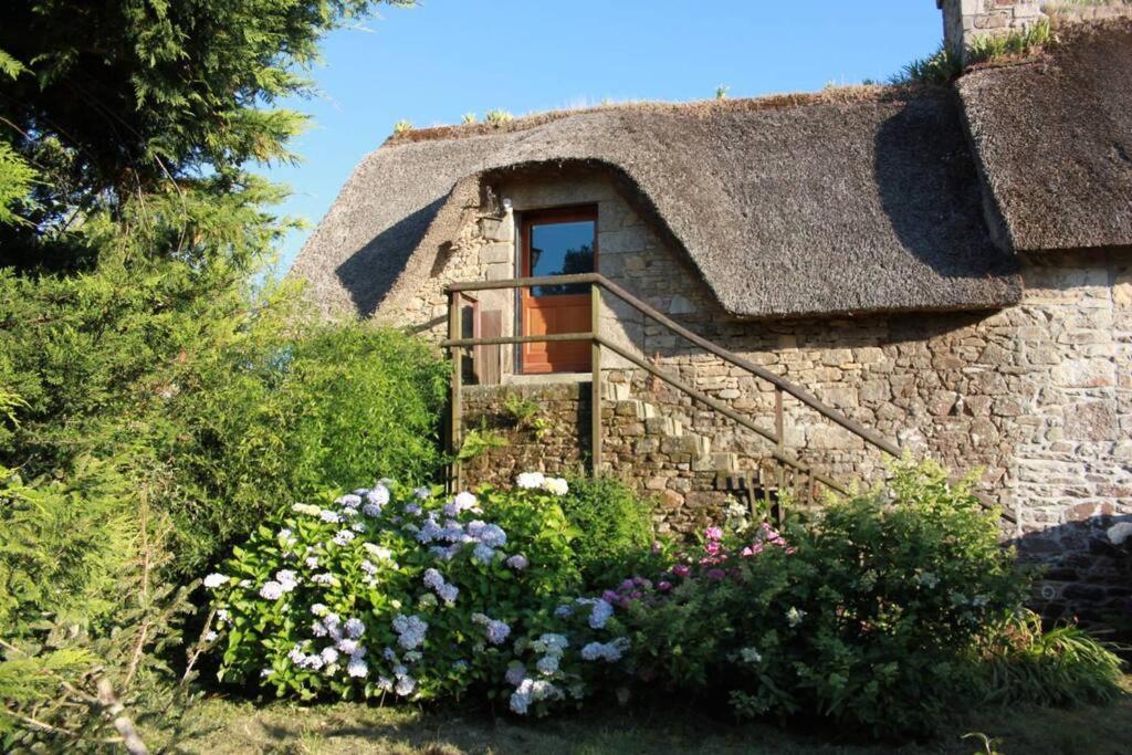 Studio Dans Une Chaumiere De Caractere Baud Exteriér fotografie